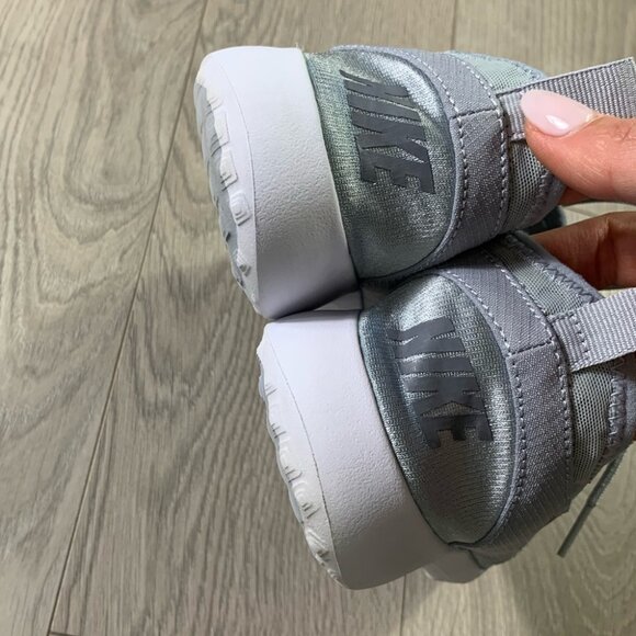 Nike Women's Juvenate Running Shoe Gray - Picture 10 of 10